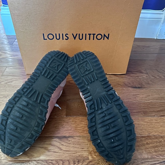 Louis Vuitton Run Away Sneaker - Picture 4 of 10